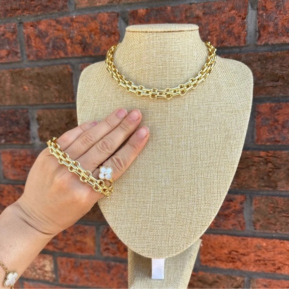 Gold Chain Necklace and bracelet Set - Picture 4 of 10